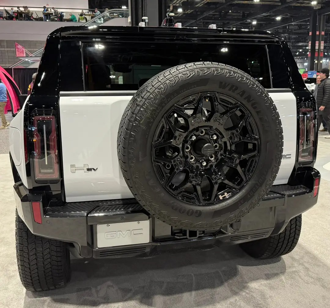 GMC Hummer EV SUV